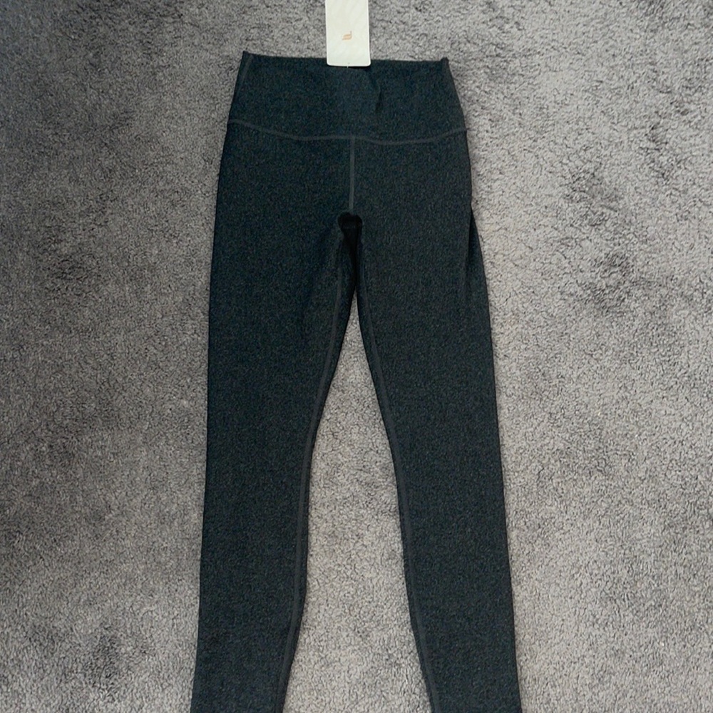 dark grey fabletics leggings!